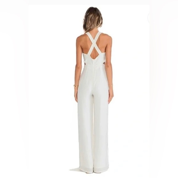 Lovers + Friends white jumpsuit in pristine condition. - Picture 2 of 6